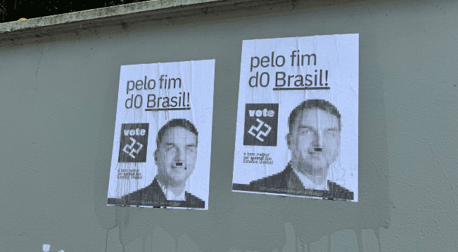 Cartazes com Flávio Bolsonaro associado a Hitler causam polêmica em Jaraguá do Sul