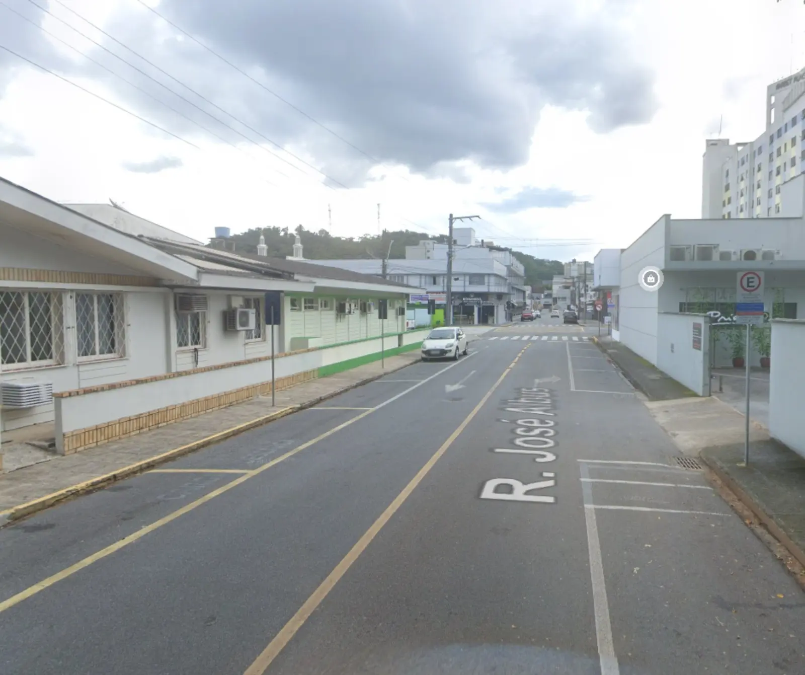 Conserto em rede de esgoto altera trânsito no Centro de Jaraguá do Sul nesta quarta-feira