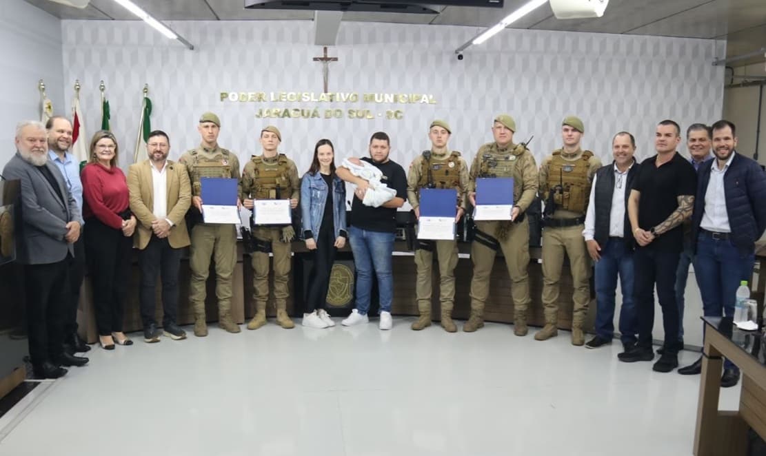 Jaraguá do Sul: Câmara Homenageia Policiais Militares por Salvamento de Crianças
