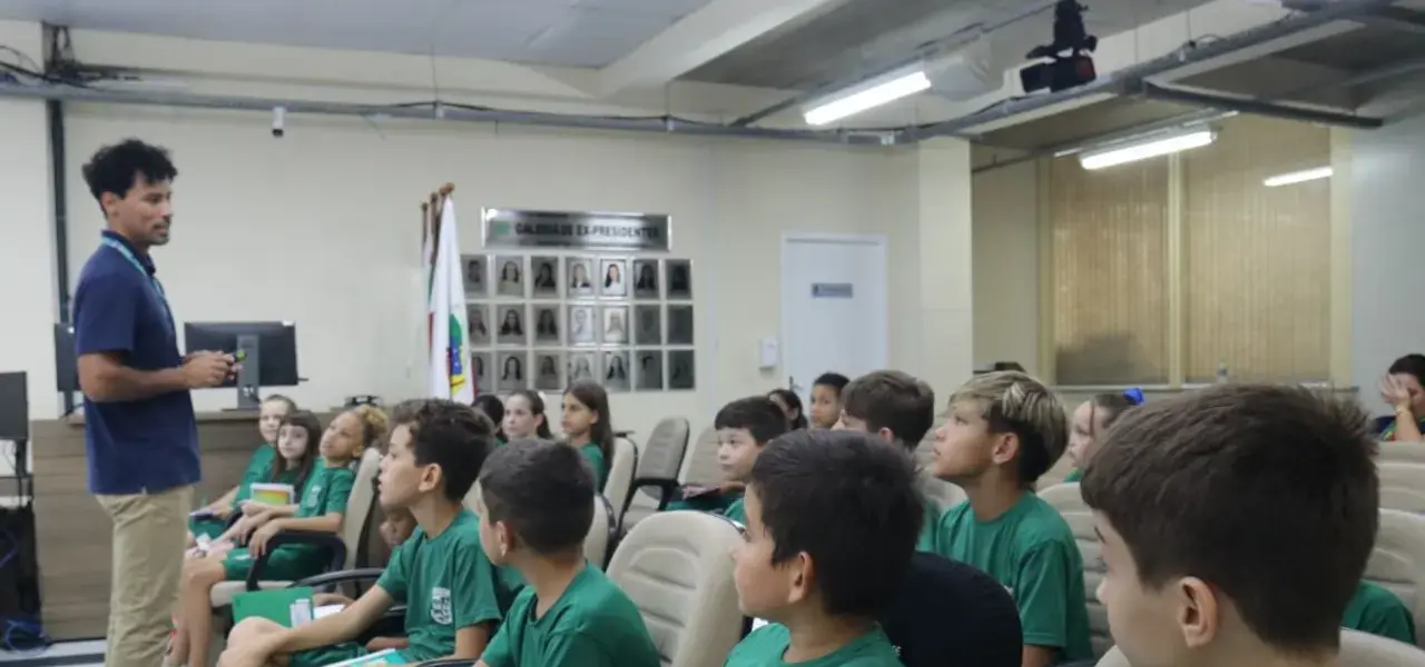 Programa explica funções do vereador a alunos em Jaraguá do Sul - Visor Notícias