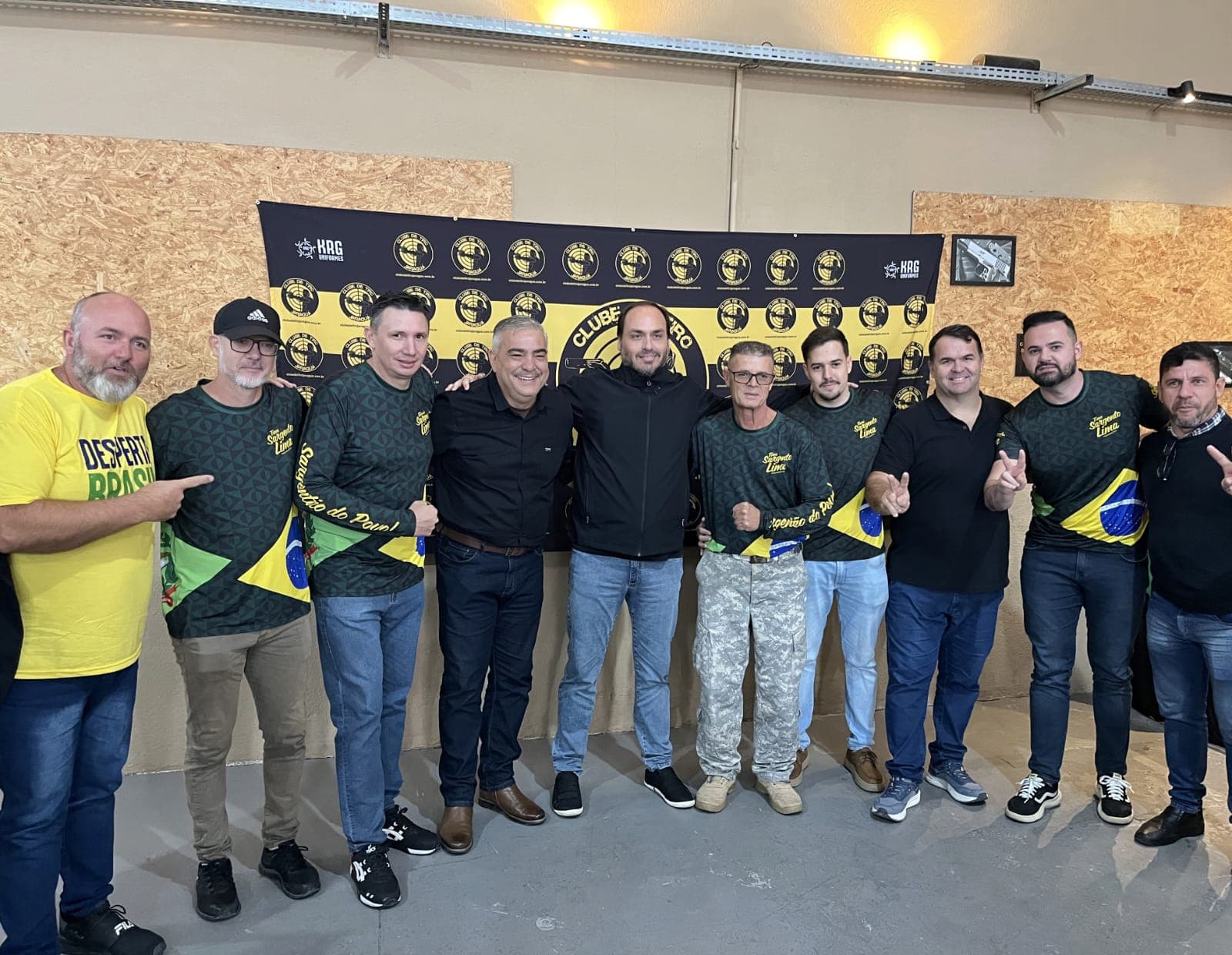 Pré-candidato ao Senado por SC, Carlos Bolsonaro participa de encontro com lideranças do PL em Jaraguá do Sul