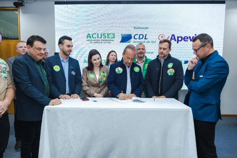 Jorginho Mello detalha planos de infraestrutura e desenvolvimento para o Vale do Itapocu em Jaraguá do Sul