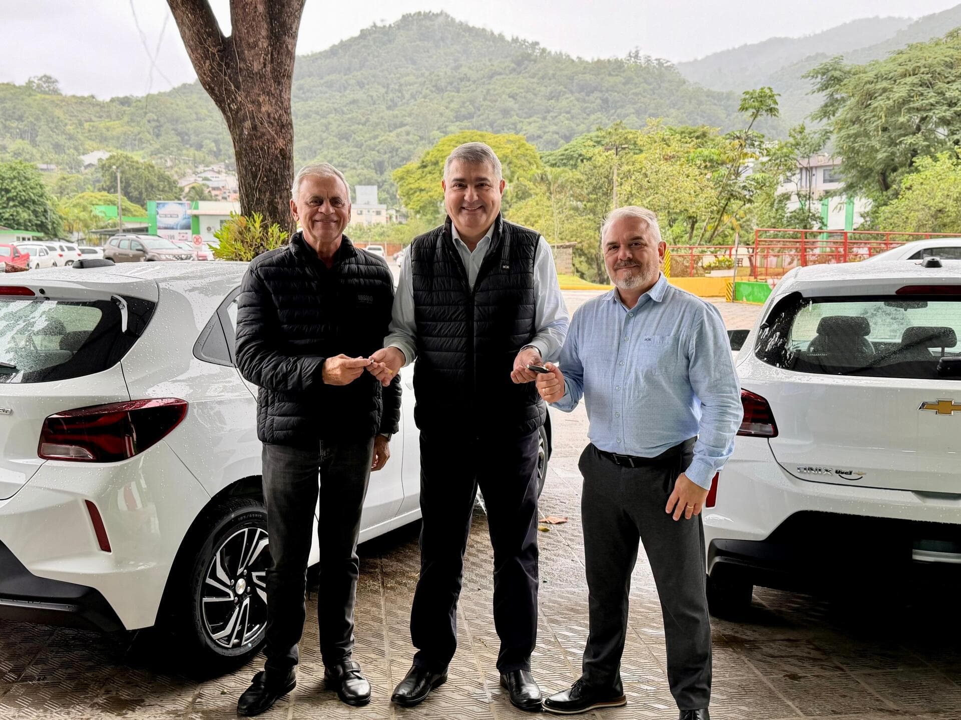 Deputado Antídio Lunelli entrega veículos para a Saúde de Jaraguá do Sul - Diário da Jaraguá