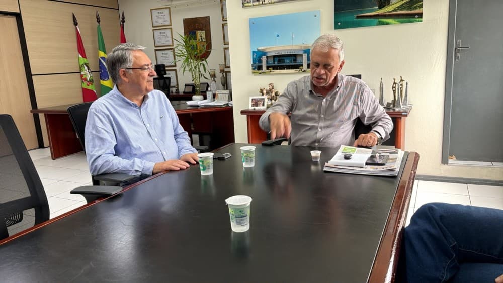 Raimundo Colombo e Prefeito de Jaraguá do Sul Debatem Desenvolvimento e Gestão Pública